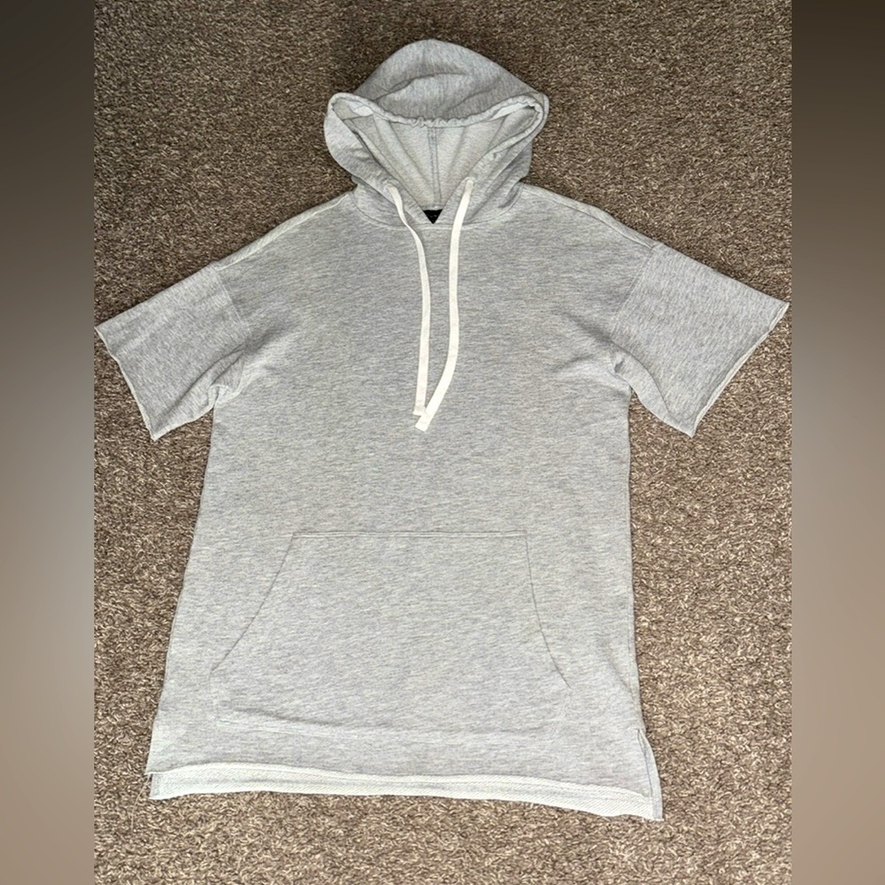 Grey pullover hooded sweat-shirt